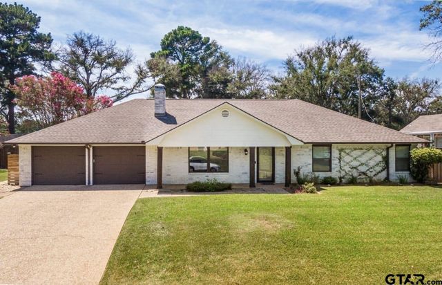 10801 Harvest Wood Dr, Tyler, TX 75703