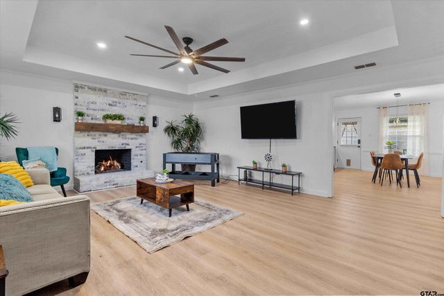 10801 Harvest Wood Dr, Tyler, TX 75703