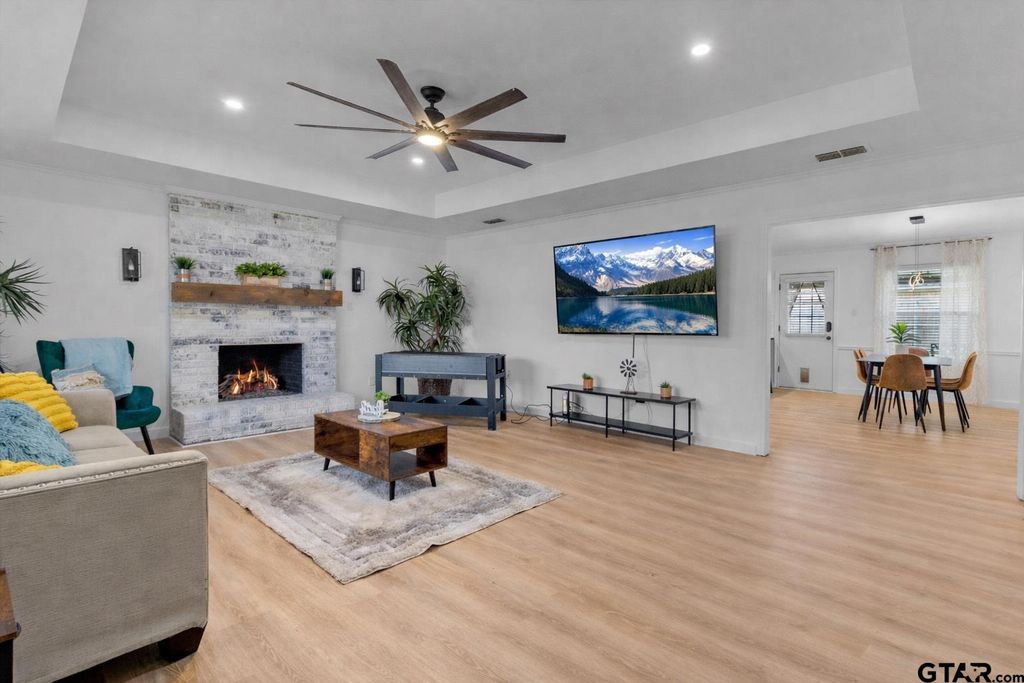 10801 Harvest Wood Dr, Tyler, TX 75703