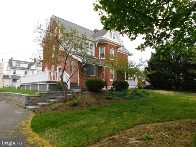 140 N GRANT ST, Waynesboro, PA 17268