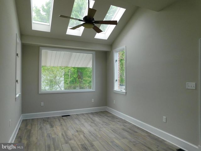 140 N GRANT ST, Waynesboro, PA 17268