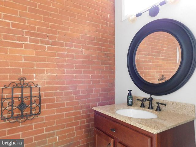 140 N GRANT ST, Waynesboro, PA 17268