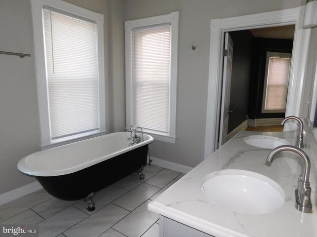 140 N GRANT ST, Waynesboro, PA 17268