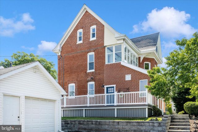 140 N GRANT ST, Waynesboro, PA 17268