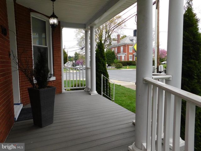 140 N GRANT ST, Waynesboro, PA 17268