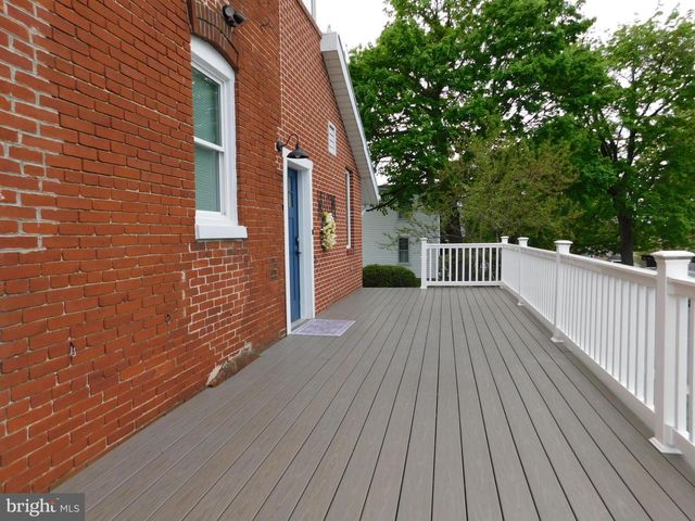 140 N GRANT ST, Waynesboro, PA 17268