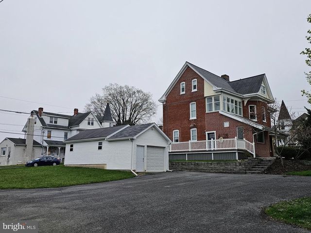 140 N GRANT ST, Waynesboro, PA 17268