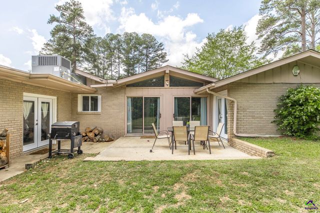 109 Deerwood Circle, Warner Robins, GA 31088