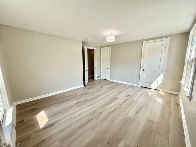 41 Dewhurst Avenue, Bedford, OH 44146