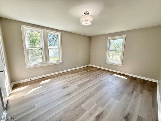 41 Dewhurst Avenue, Bedford, OH 44146
