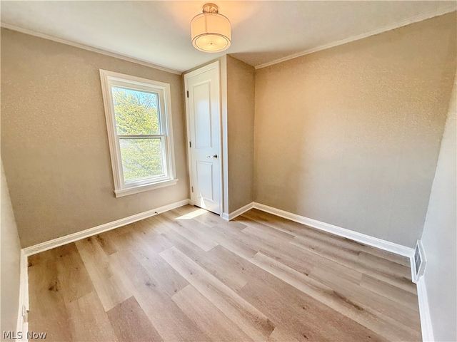 41 Dewhurst Avenue, Bedford, OH 44146