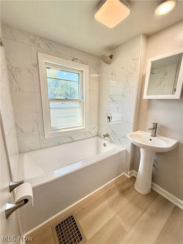 41 Dewhurst Avenue, Bedford, OH 44146