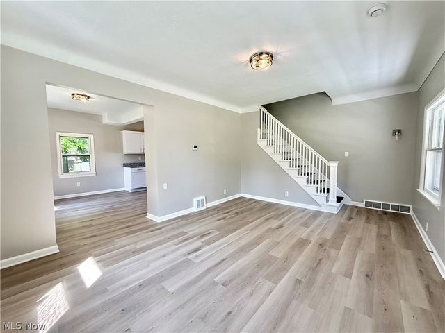 41 Dewhurst Avenue, Bedford, OH 44146