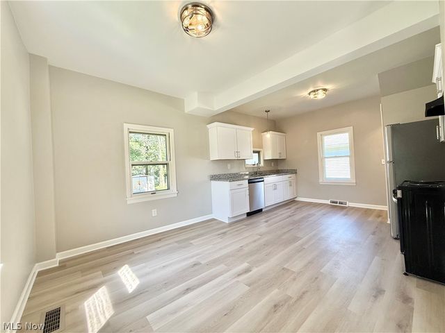 41 Dewhurst Avenue, Bedford, OH 44146