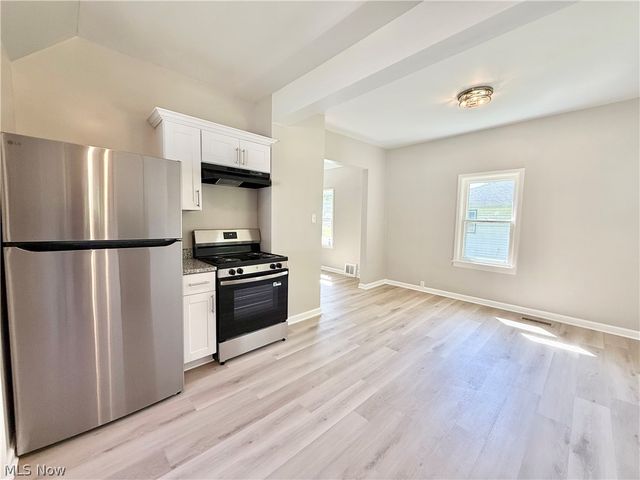 41 Dewhurst Avenue, Bedford, OH 44146