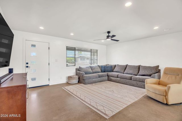 1225 E SELDON Lane, Phoenix, AZ 85020