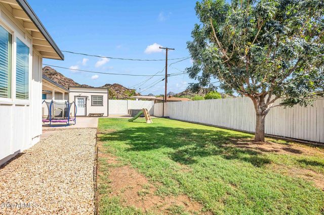 1225 E SELDON Lane, Phoenix, AZ 85020