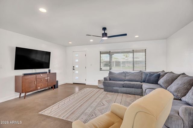1225 E SELDON Lane, Phoenix, AZ 85020