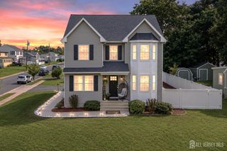 586 Dial Avenue, Piscataway, NJ 08854