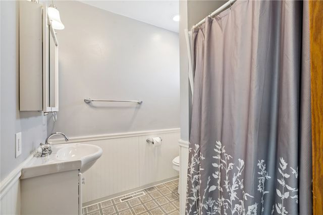 3013 Sue Lane NW, Cedar Rapids, IA 52405