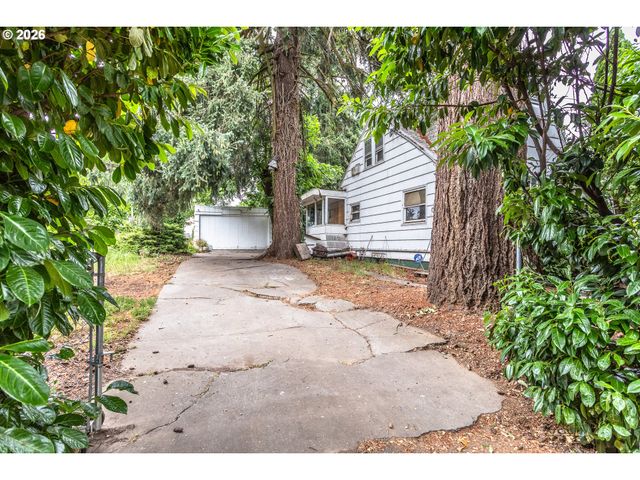4921 Se GLENWOOD St, Portland, OR 97206