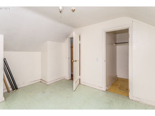 4921 Se GLENWOOD St, Portland, OR 97206