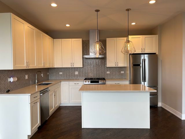2303 W Wilcox Street 4N, Chicago, IL 60612