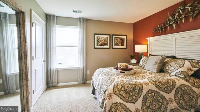 11 BUTTERCUP CIR, Elkton, MD 21921