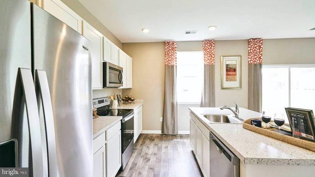 11 BUTTERCUP CIR, Elkton, MD 21921