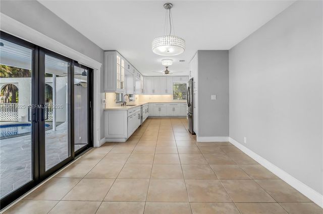 18201 SW 70th Pl, Southwest Ranches, FL 33331