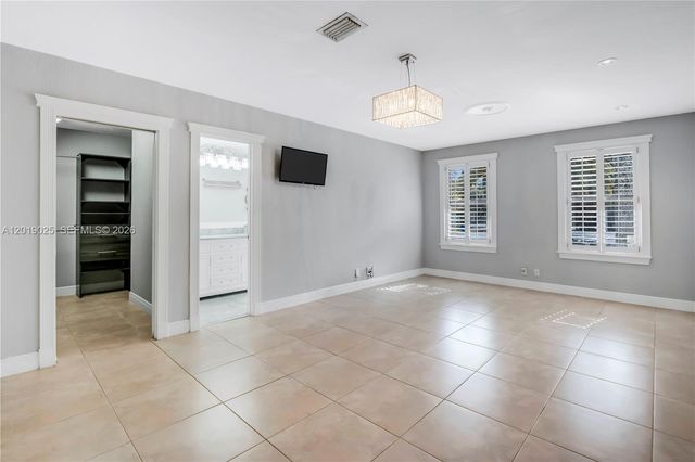 18201 SW 70th Pl, Southwest Ranches, FL 33331