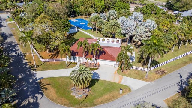 18201 SW 70th Pl, Southwest Ranches, FL 33331