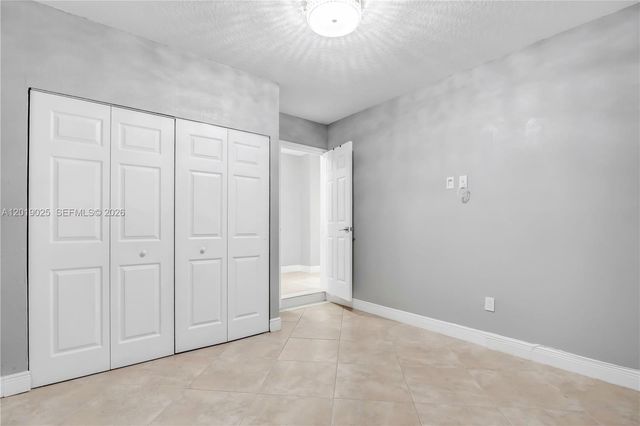 18201 SW 70th Pl, Southwest Ranches, FL 33331