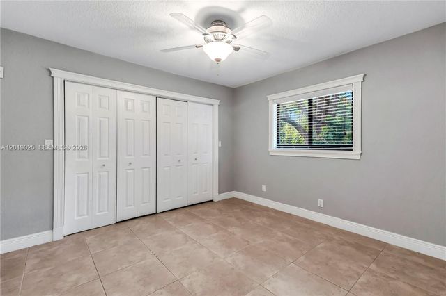 18201 SW 70th Pl, Southwest Ranches, FL 33331