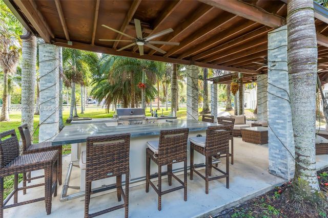 18201 SW 70th Pl, Southwest Ranches, FL 33331