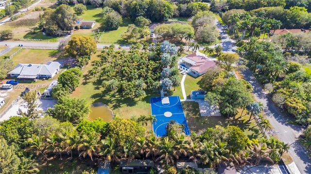 18201 SW 70th Pl, Southwest Ranches, FL 33331