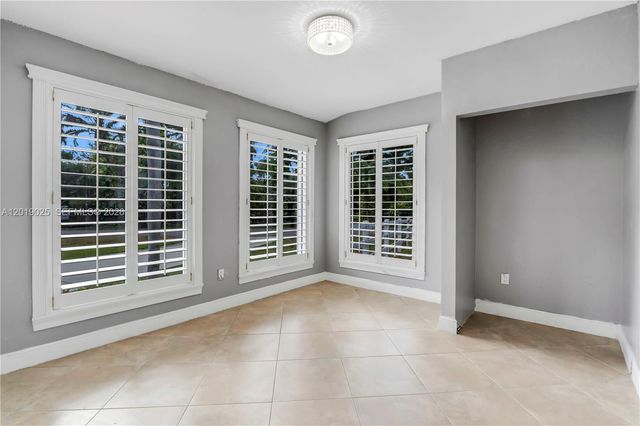 18201 SW 70th Pl, Southwest Ranches, FL 33331