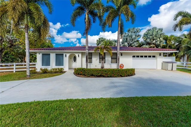 18201 SW 70th Pl, Southwest Ranches, FL 33331