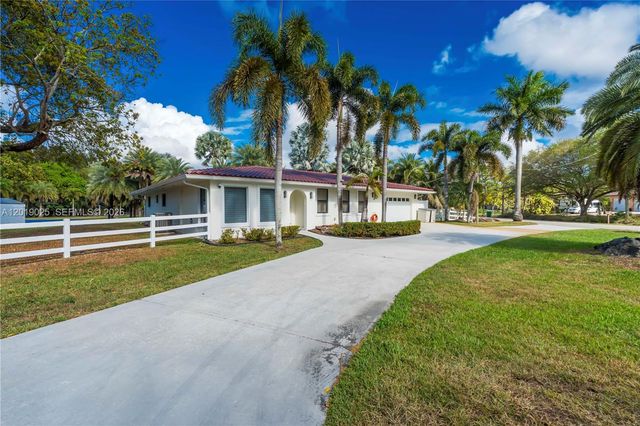 18201 SW 70th Pl, Southwest Ranches, FL 33331