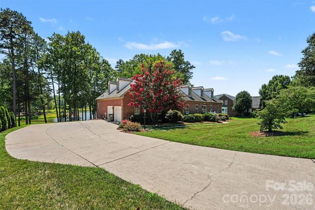 1859 Wetherburn Drive, Kannapolis, NC 28081