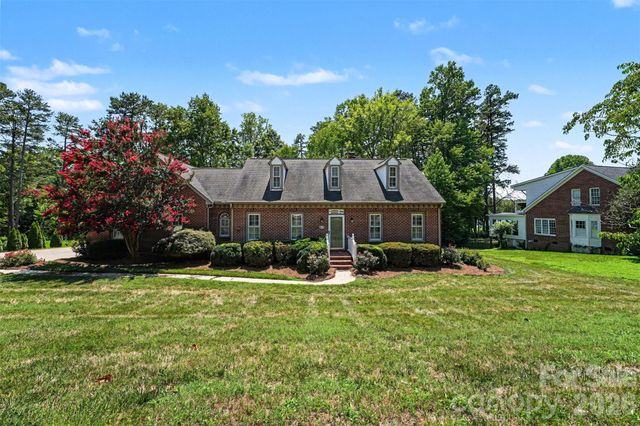 1859 Wetherburn Drive, Kannapolis, NC 28081