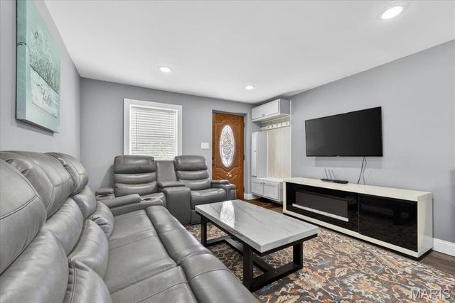 5616 Willard Avenue, Affton, MO 63123