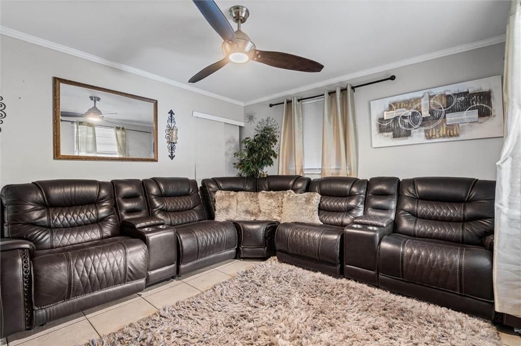 458 Yevonne Curve E, Mobile, AL 36609 — photo 2