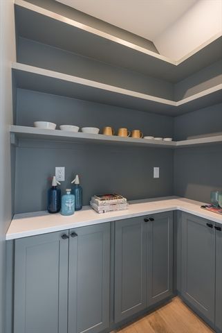 10 Gordon Rd, Arlington, MA 02474