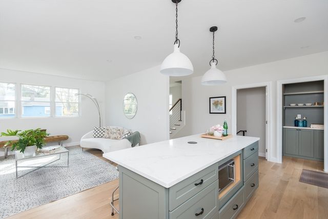 10 Gordon Rd, Arlington, MA 02474