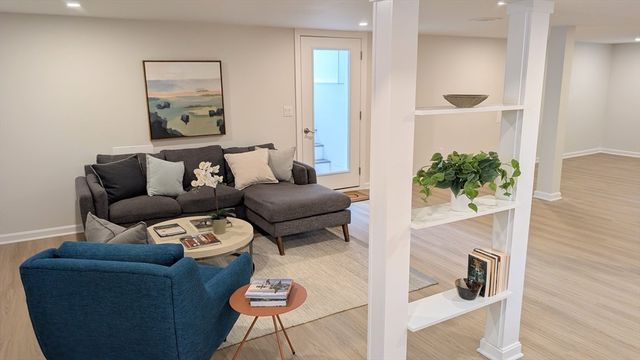 10 Gordon Rd, Arlington, MA 02474