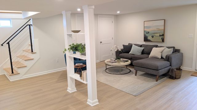 10 Gordon Rd, Arlington, MA 02474