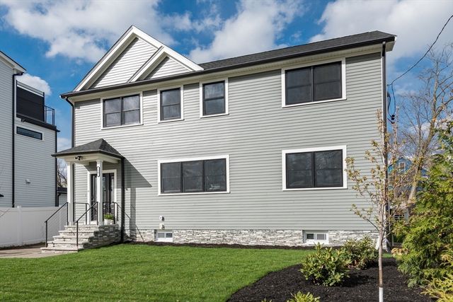 10 Gordon Rd, Arlington, MA 02474