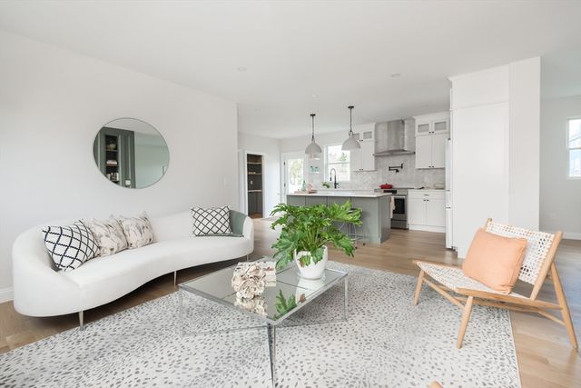 10 Gordon Rd, Arlington, MA 02474