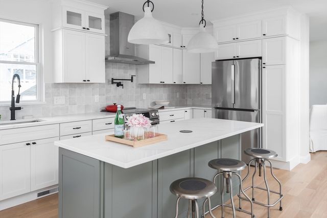 10 Gordon Rd, Arlington, MA 02474